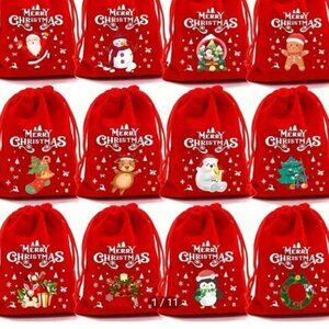 4 Random Christmas Red Velvet Gift Bags Drawstring Holiday Candy Bag Jewelry